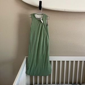 Kyte baby 1.0 tog sleep sack in matcha, size medium.